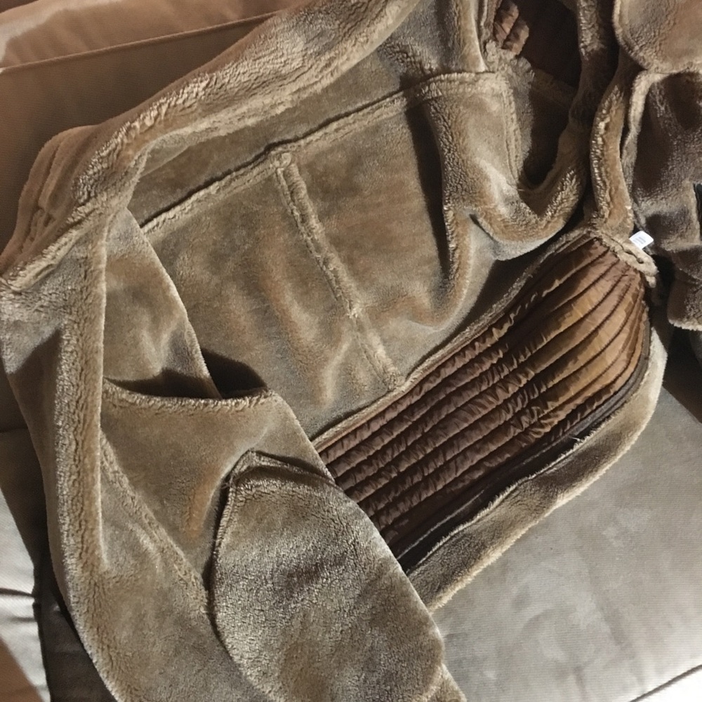 Coat - Picture 4 of 8